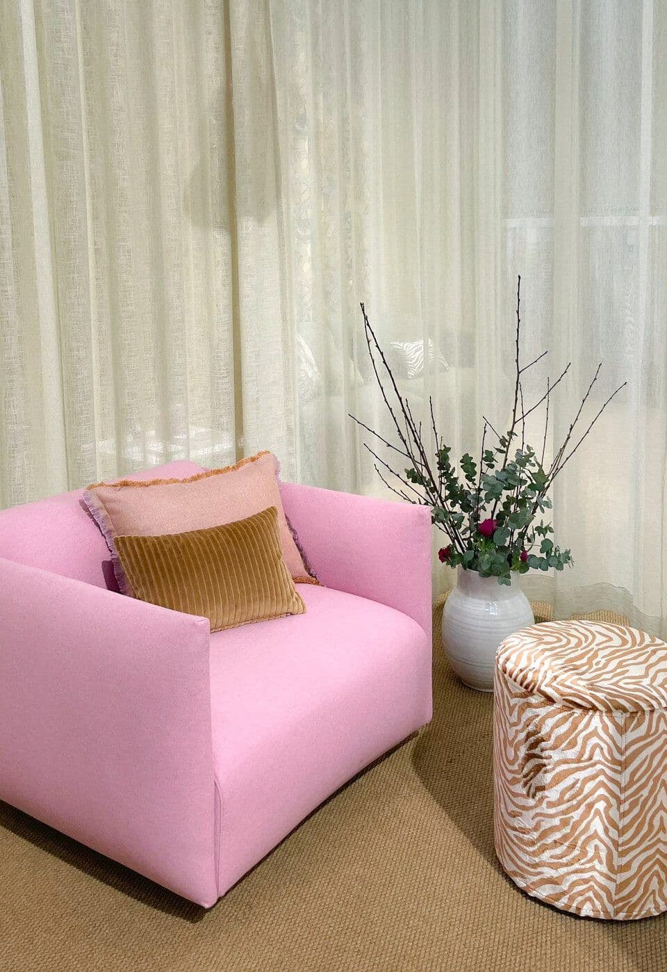 Adea, Furniture