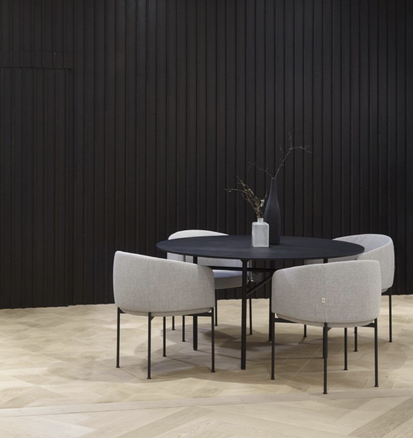 Adea, Furniture