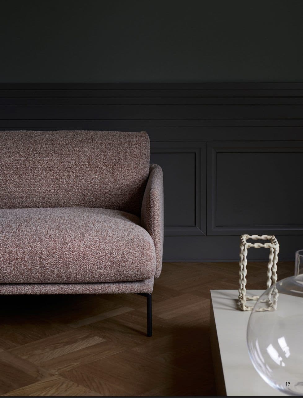Adea, Furniture