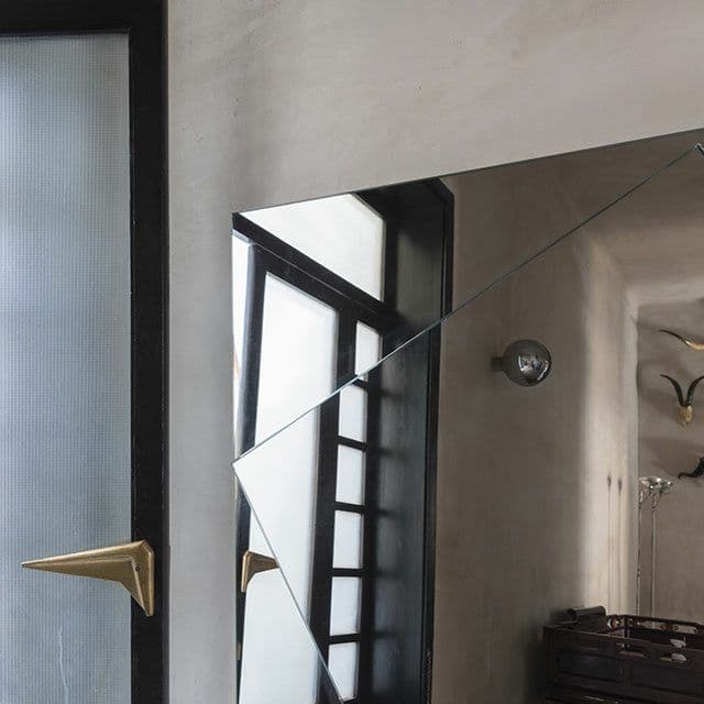 Mogg, Decor