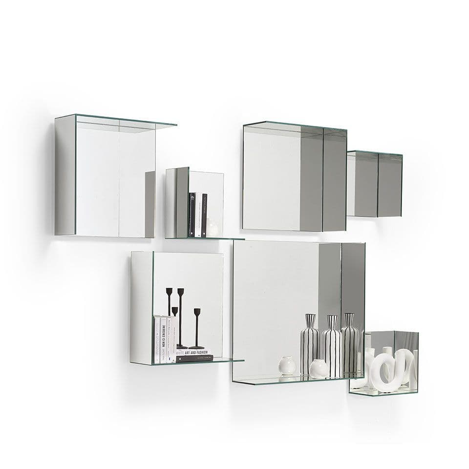 Mogg, Decor