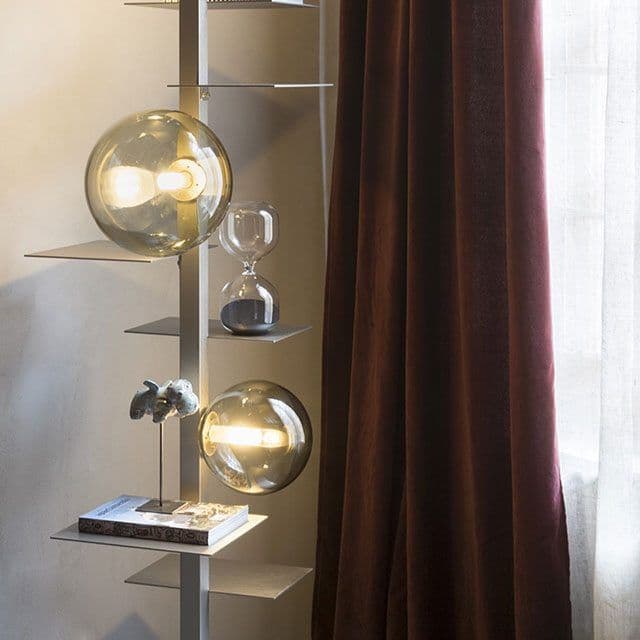 Mogg, Lighting