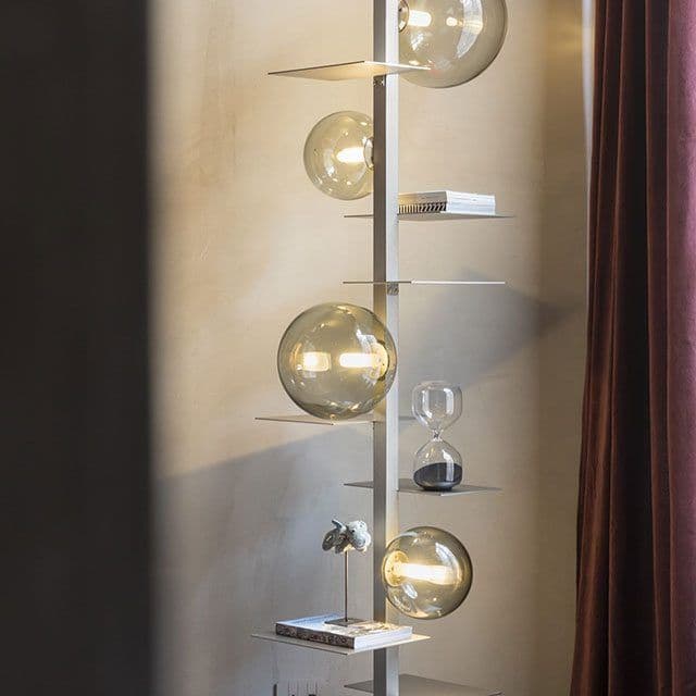 Mogg, Lighting